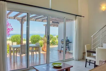 Joya Cyprus Maroon Garden 아파트