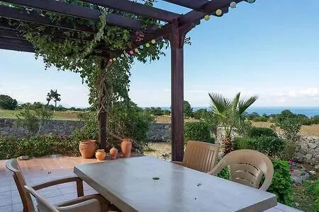 דירה Joya Cyprus Maroon Garden