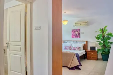 Apartmán Joya Cyprus Maroon Garden *